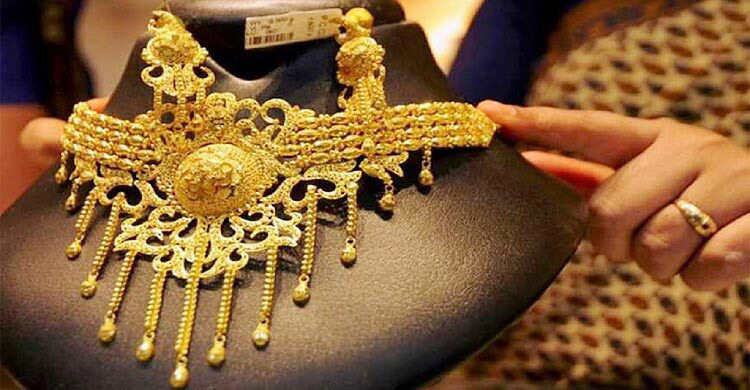 সোনার দাম আরও কমলো
