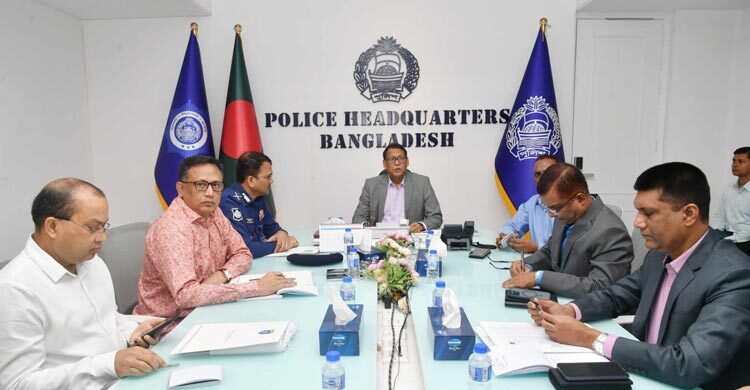নিরীহ মানুষ যেন হয়রানির শিকার না হয়: পুলিশ কর্মকর্তাদের আইজিপি