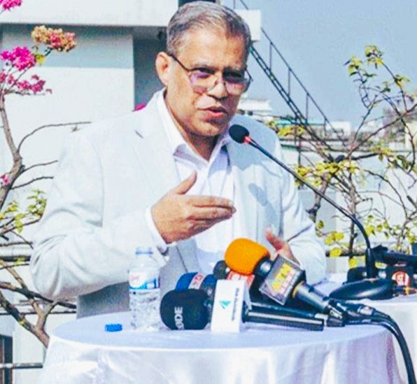 নিজের ভুল বুঝতে পেরে ‘ইউটার্ন’ নিলেন মাহী বি চৌধুরীর