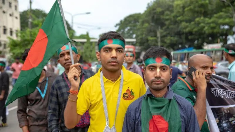 বাংলাদেশে ক্ষমতার পরিবর্তন ঘিরে হিন্দুদের বারবার শঙ্কায় পড়তে হয় কেন?
