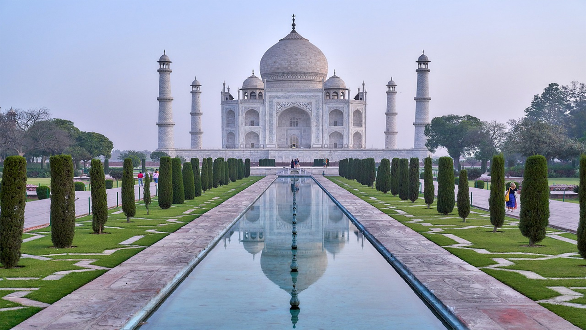 বোমা মেরে তাজমহল উড়িয়ে দেয়ার হুমকি