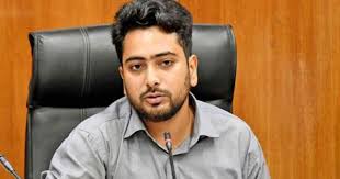 পদত্যাগ করেছেন নাহিদ ইসলাম