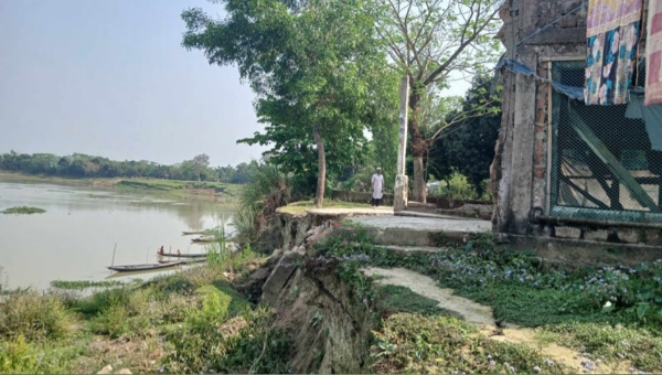 কুশিয়ারায় বিলীন কালারবাজার