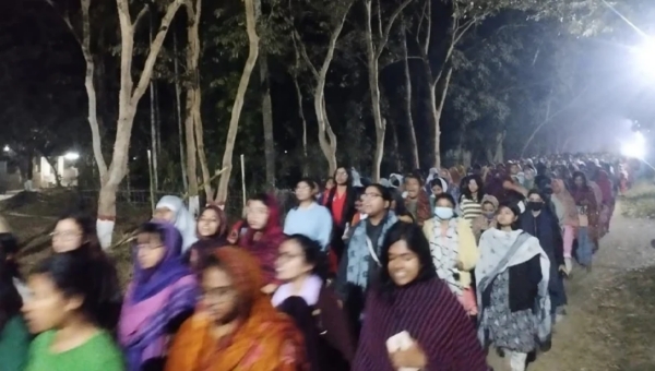ধর্ষণের প্রতিবাদ এবং সর্বোচ্চ শাস্তি নিশ্চিতের দাবিতে(শাবি) শিক্ষার্থীদের বিক্ষোভ